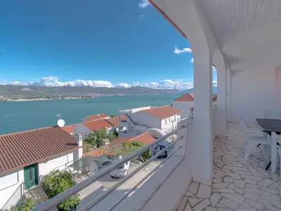 Ferienwohnung für 5 Personen (45 m²) in Arbanija 2/10