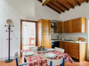 22809247-Ferienwohnung-3-Arezzo-300x225-4