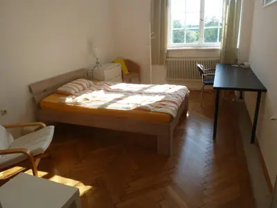 Schlafzimmer 1