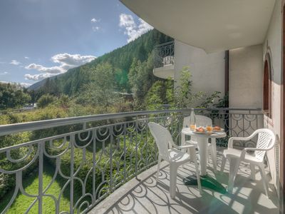 Privater Sonnenbalkon mit herrlichem Bergblick