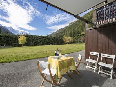 Terrasse und Gemeinschaftsgarten