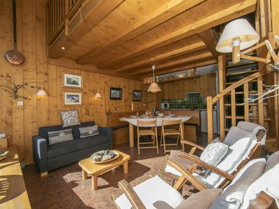 Wohnzimmer im Chalet Stil mit viel Holz