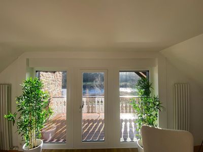 Ausblick vom Wohnzimmer, Zugang zur Loggia