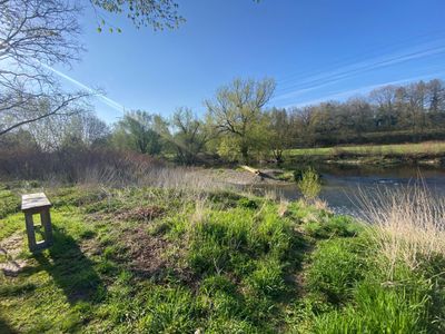 Sitzgelegenheiten gegenüber der FeWo am Ruhrtalradweg