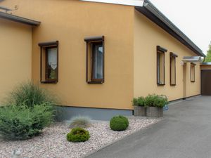 23193897-Ferienwohnung-4-Arnstadt-300x225-1