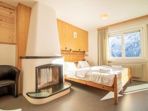 22147919-Ferienwohnung-6-Arosa-300x225-3