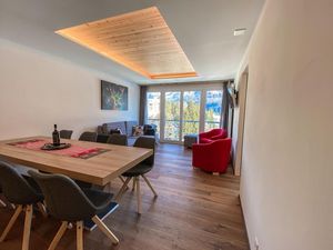 23574993-Ferienwohnung-8-Arosa-300x225-5