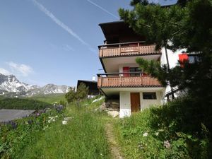 22147967-Ferienwohnung-4-Arosa-300x225-2