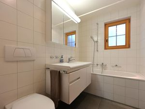 23982240-Ferienwohnung-4-Arosa-300x225-5