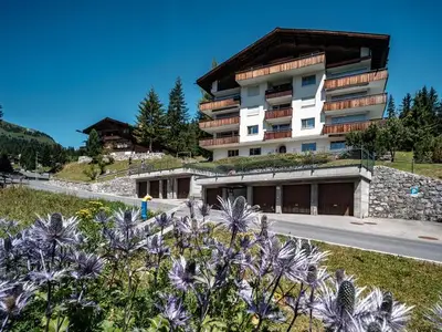 Ferienwohnung für 8 Personen (86 m²) in Arosa 1/10