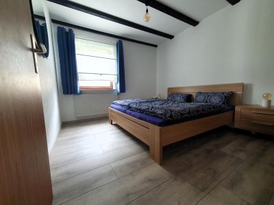 Schlafzimmer 1