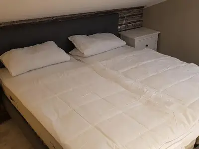 Schlafzimmer DG