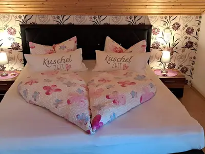 Schlafzimmer 1