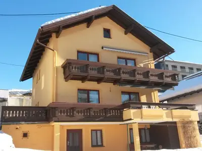 Ferienwohnung für 9 Personen (100 m²) in Arzl im Pitztal 1/10