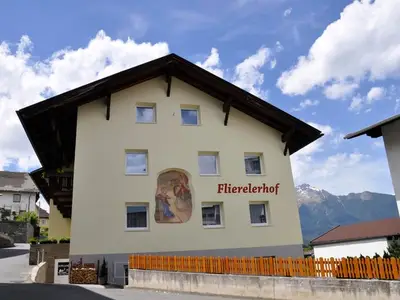 Ferienwohnung für 6 Personen (115 m²) in Arzl im Pitztal 1/10