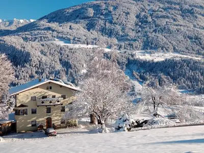 Ferienwohnung für 6 Personen (105 m²) in Arzl im Pitztal 1/10