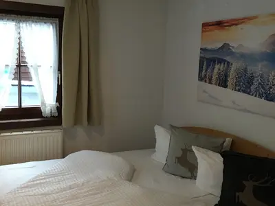 CE94028E-94A5-4593-880A-B2E924FAF078