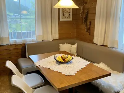 3415BBF5-E639-474C-B747-3F8E50F0E35D