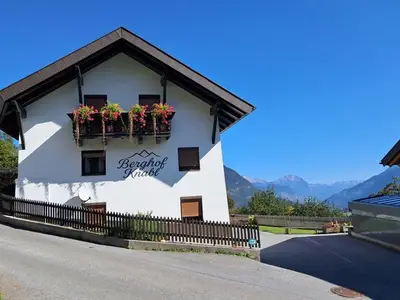 Ferienwohnung für 9 Personen (150 m²) in Arzl im Pitztal 1/10