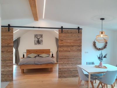 Bergblick Loft Blick in das Schlafzimmer