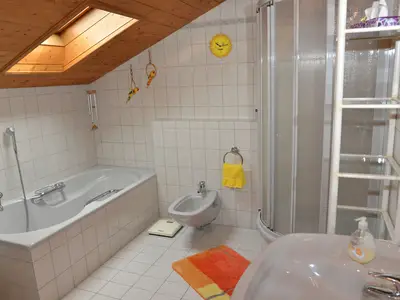 Badezimmer Badewanne, Dusche/WC