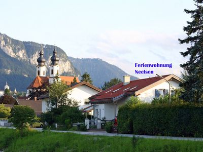 Hausansicht mit Panorama