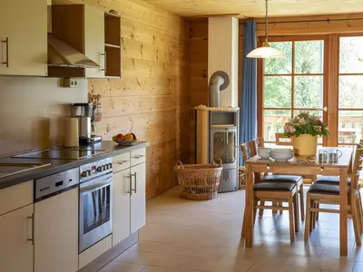 Wohnraum mit offener Küche