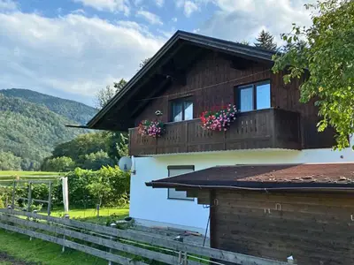 Hausbild mit Ferienwohnungsbalkon