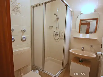1. Bad im 1. OG