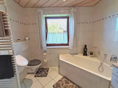 Badezimmer DU/WC und Badewanne