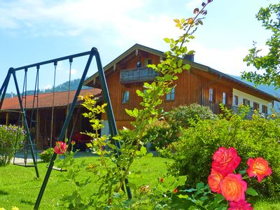 Garten mit Schaukel