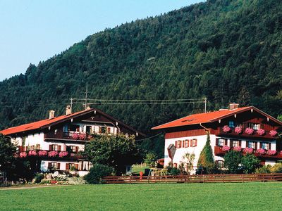 Koyerbauer_links Haupthaus_rechts Nebenhaus