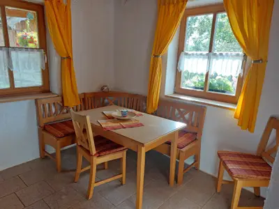 Wohnraum mit offener Küche