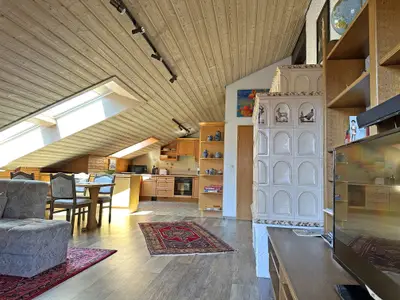 Wohnraum mit offener Küche