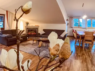 Wohnraum mit offener Küche