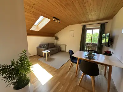 Wohnraum mit West-Balkon