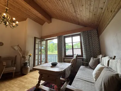Wohnraum mit Süd-Balkon