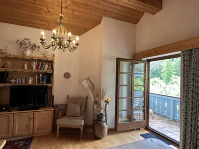 Wohnraum mit Süd-Balkon