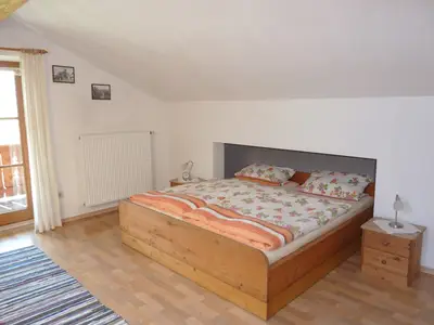 Wohnraum mit Doppelbett