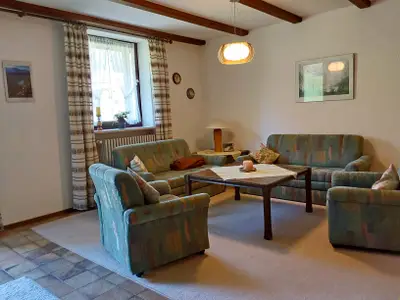 Wohnraum mit offener Küche