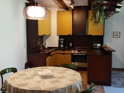 Wohnraum mit offener Küche