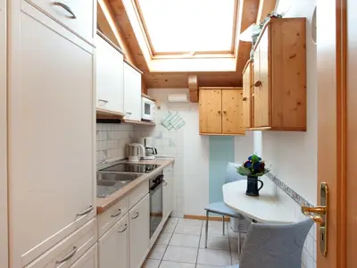 Wohnraum mit offener Küche