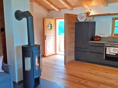 Wohnraum mit Küchenzeile