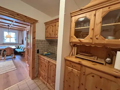 Küche mit Blick Richtung Wohnraum