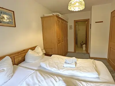 Schlafzimmer mit direktem Badezimmerzugang