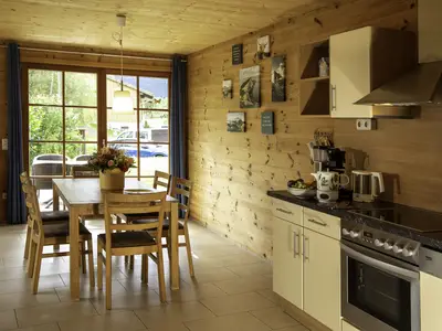 Wohnraum mit offener Küche