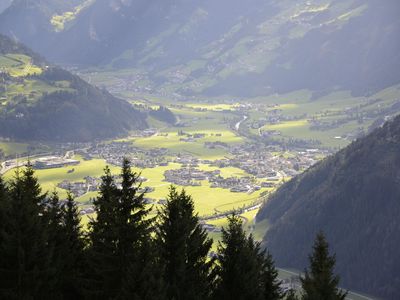 Almchalet-Blick ins Tal3