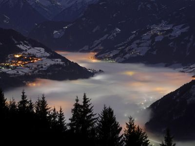 Almchalet-Blick nachts