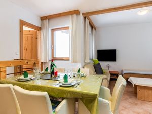 22880229-Ferienwohnung-5-Aschau im Zillertal-300x225-1