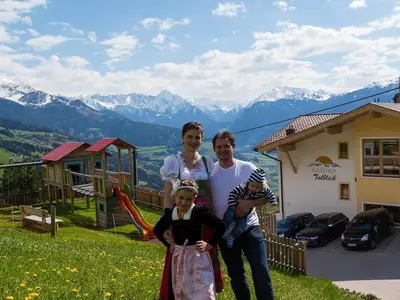 Haus mit Familie